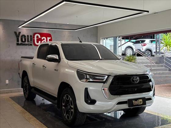 TOYOTA HILUX 2.8 D-4D TURBO DIESEL CD SRX 4X4 AUTOMÁTICO TOYOTA HILUX 2.8 D-4D TURBO DIESEL CD SRX 4X4 AUTOMÁTICO